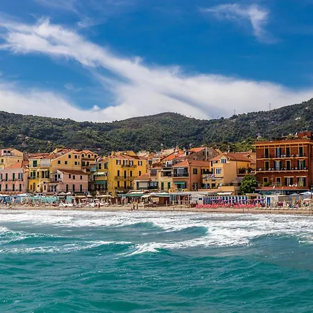 La Casetta Sull'albero 900m From The Sea - Happy Appartement