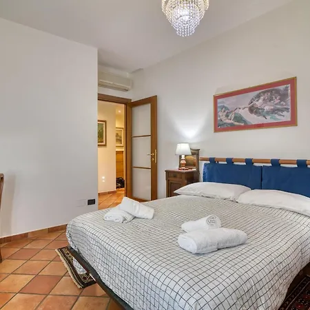 La Casetta Sull'albero 900m From The Sea - Happy *