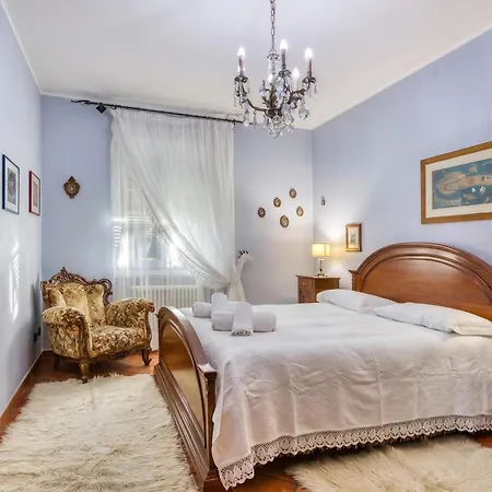 La Casetta Sull'Albero - With Balcony, Garden & Parking - Happy Rentals アパート