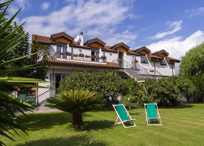 La Casetta Sull'albero 900m From The Sea - Happy * Albenga