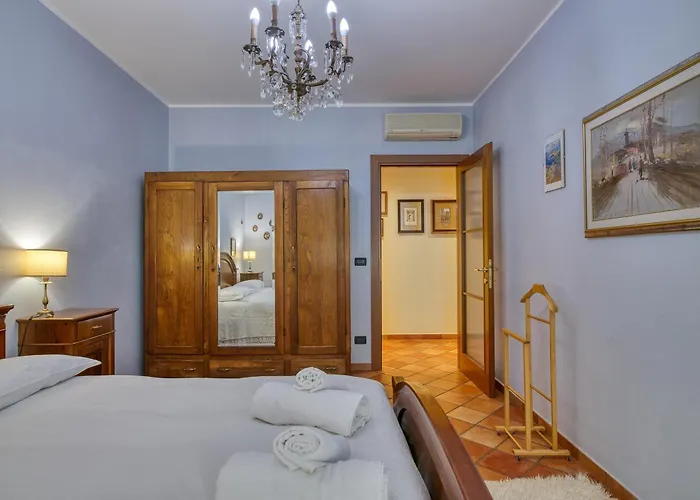 La Casetta Sull'albero 900m From The Sea - Happy Lejlighed *