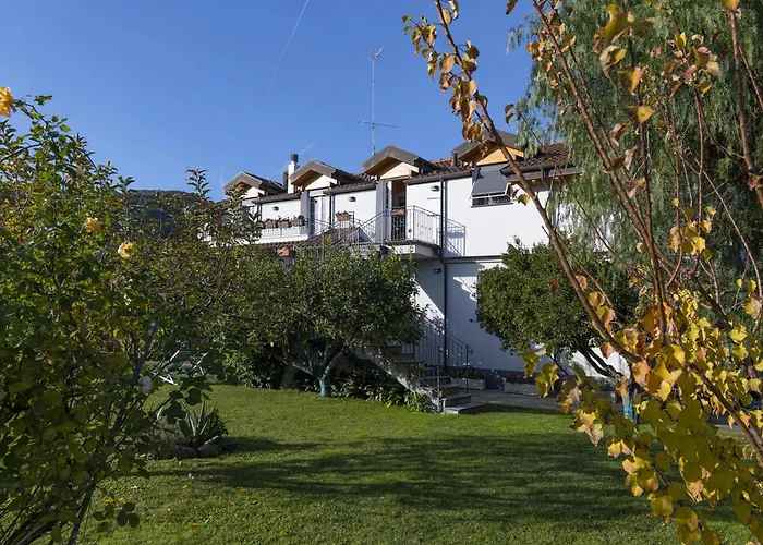 La Casetta Sull'albero 900m From The Sea - Happy Appartement Albenga