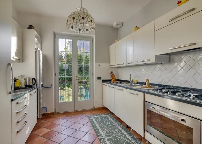 La Casetta Sull'albero 900m From The Sea - Happy * Albenga