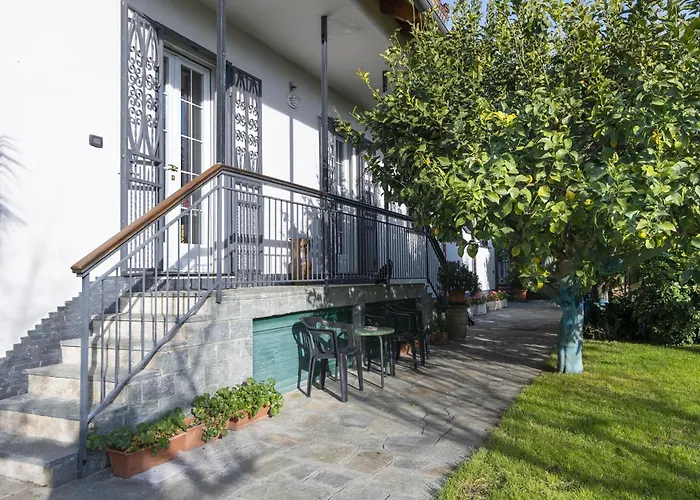 La Casetta Sull'albero 900m From The Sea - Happy Lejlighed *